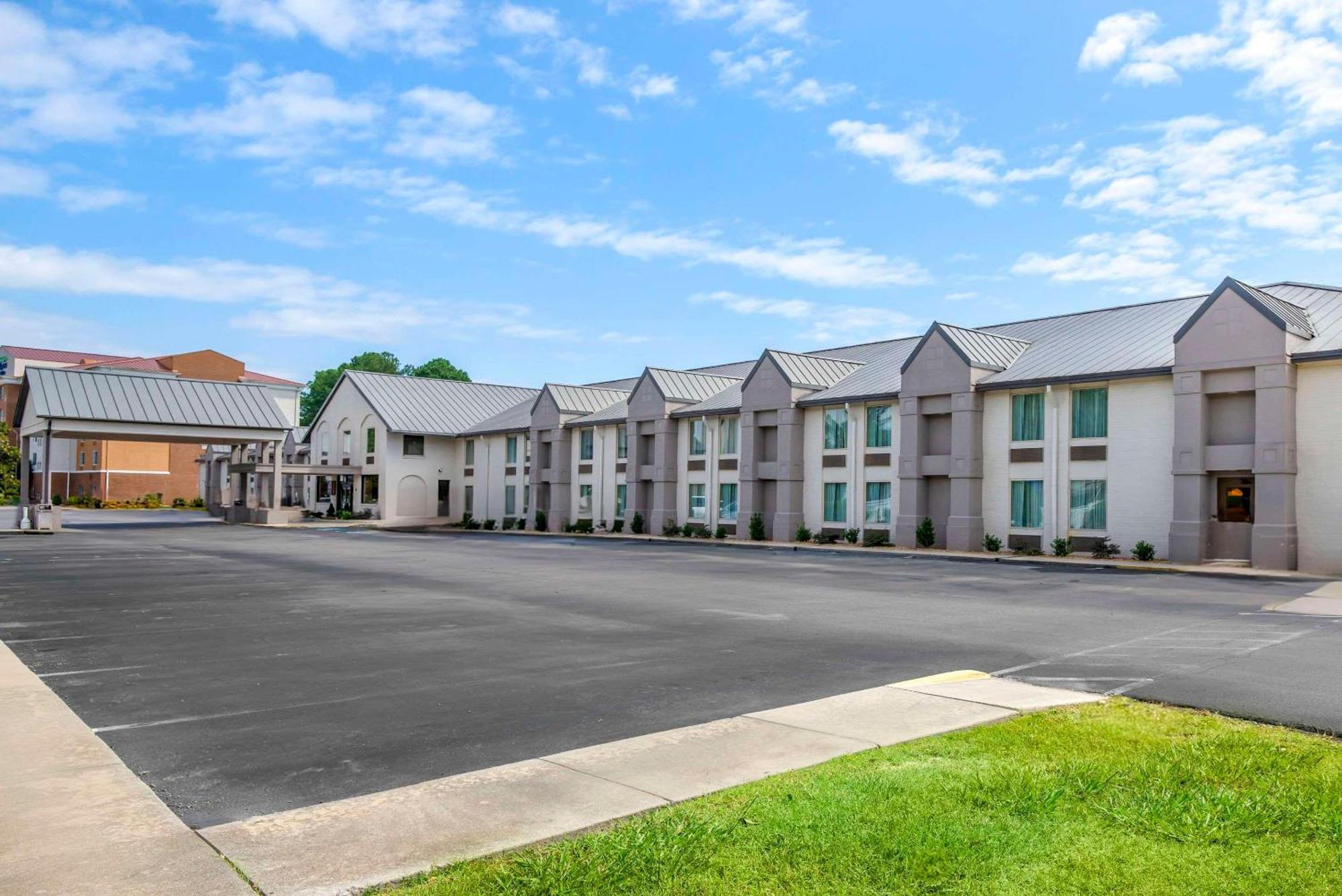 Comfort Inn Petersburg Near Fort Gregg-Adams מראה חיצוני תמונה